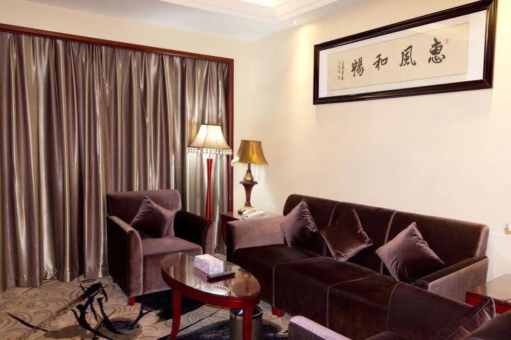 Jinfeng International Hotel
