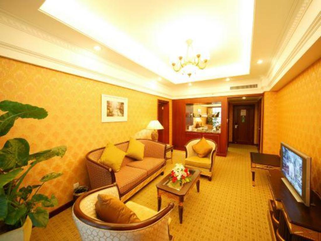 Jin Jiang Pine City Hotel