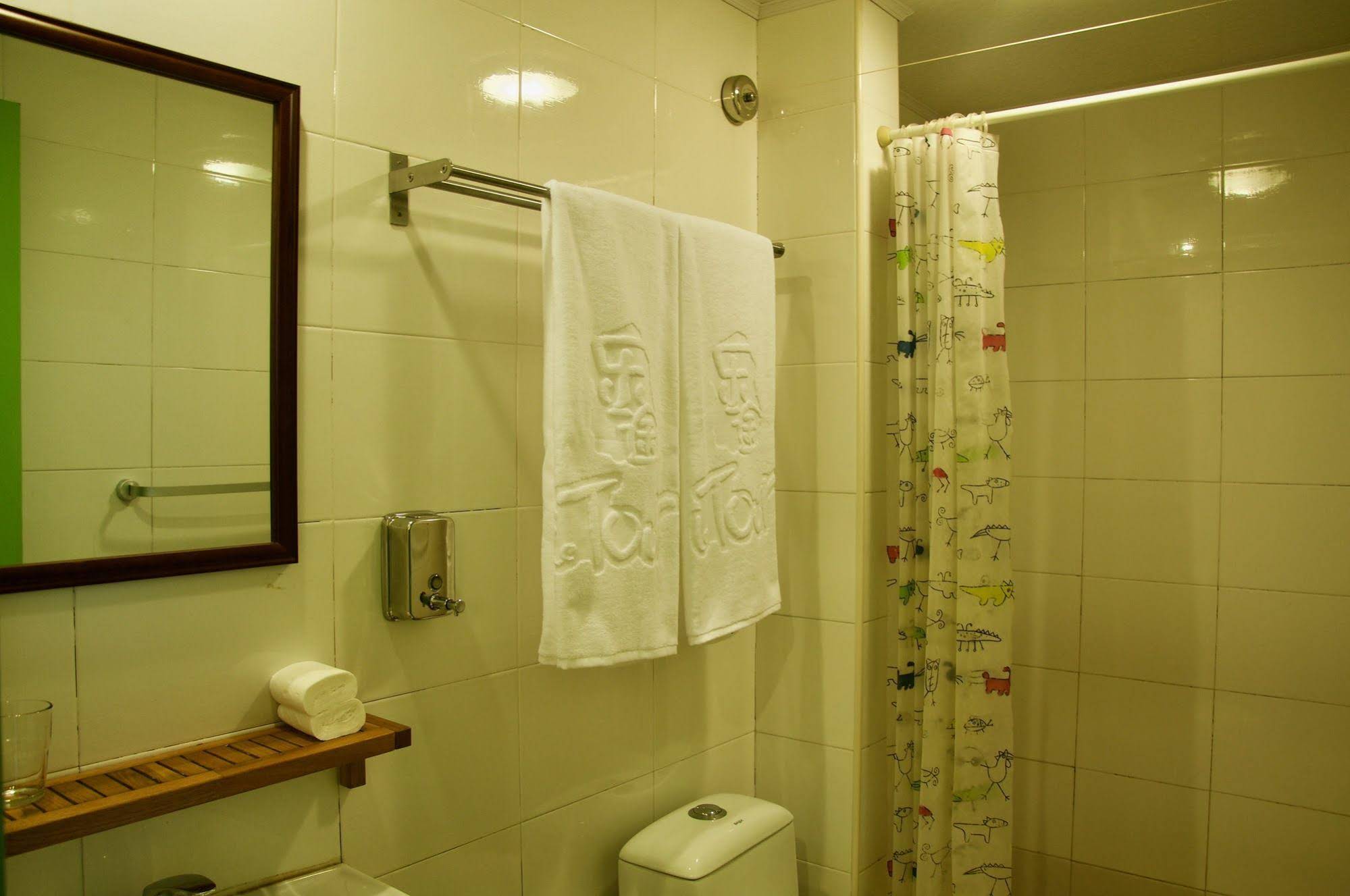 Le Tour Traveler's Rest Youth Hostel