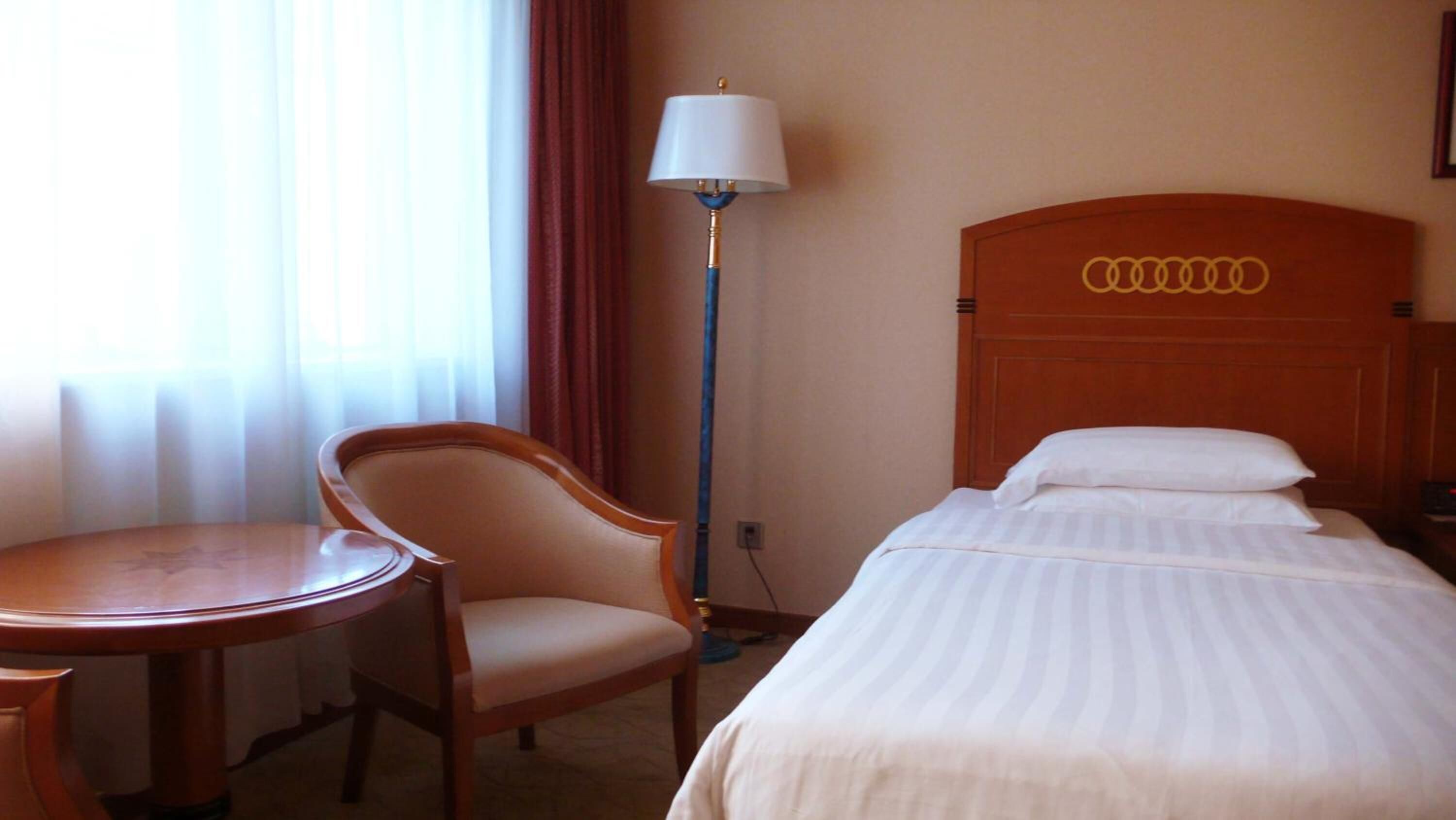 Luxemon Hotel