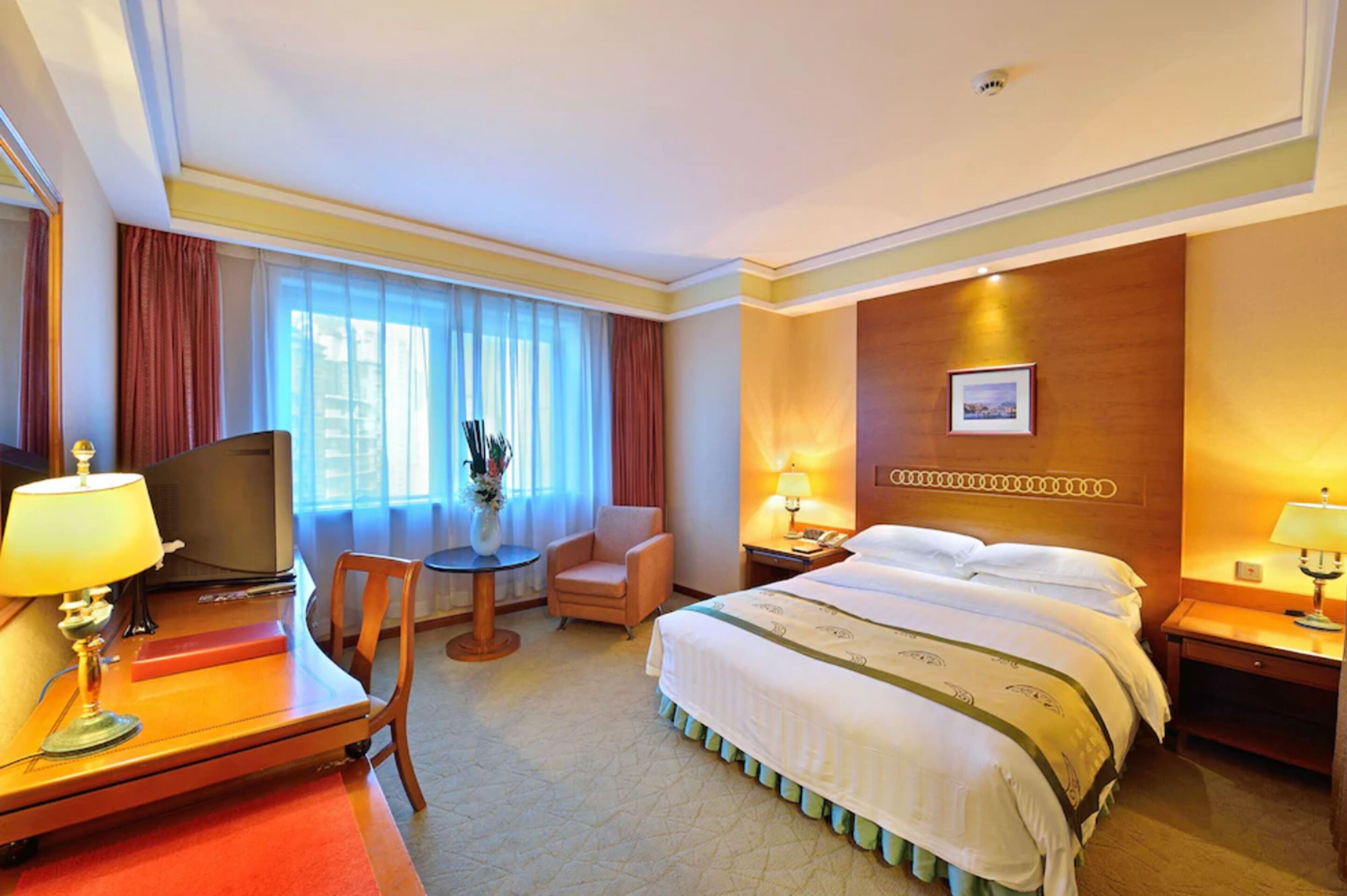 Luxemon Hotel