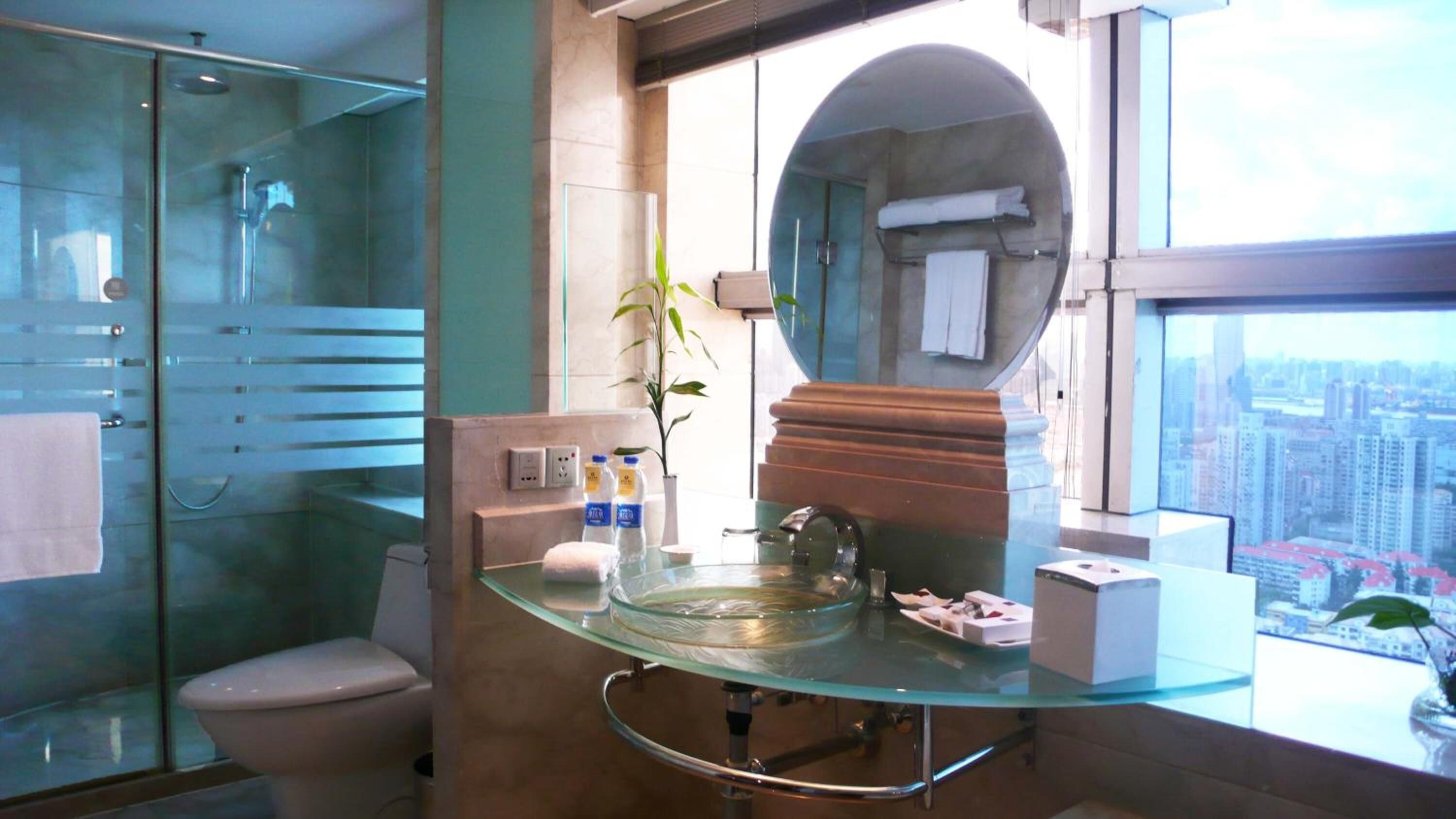 Luxemon Hotel