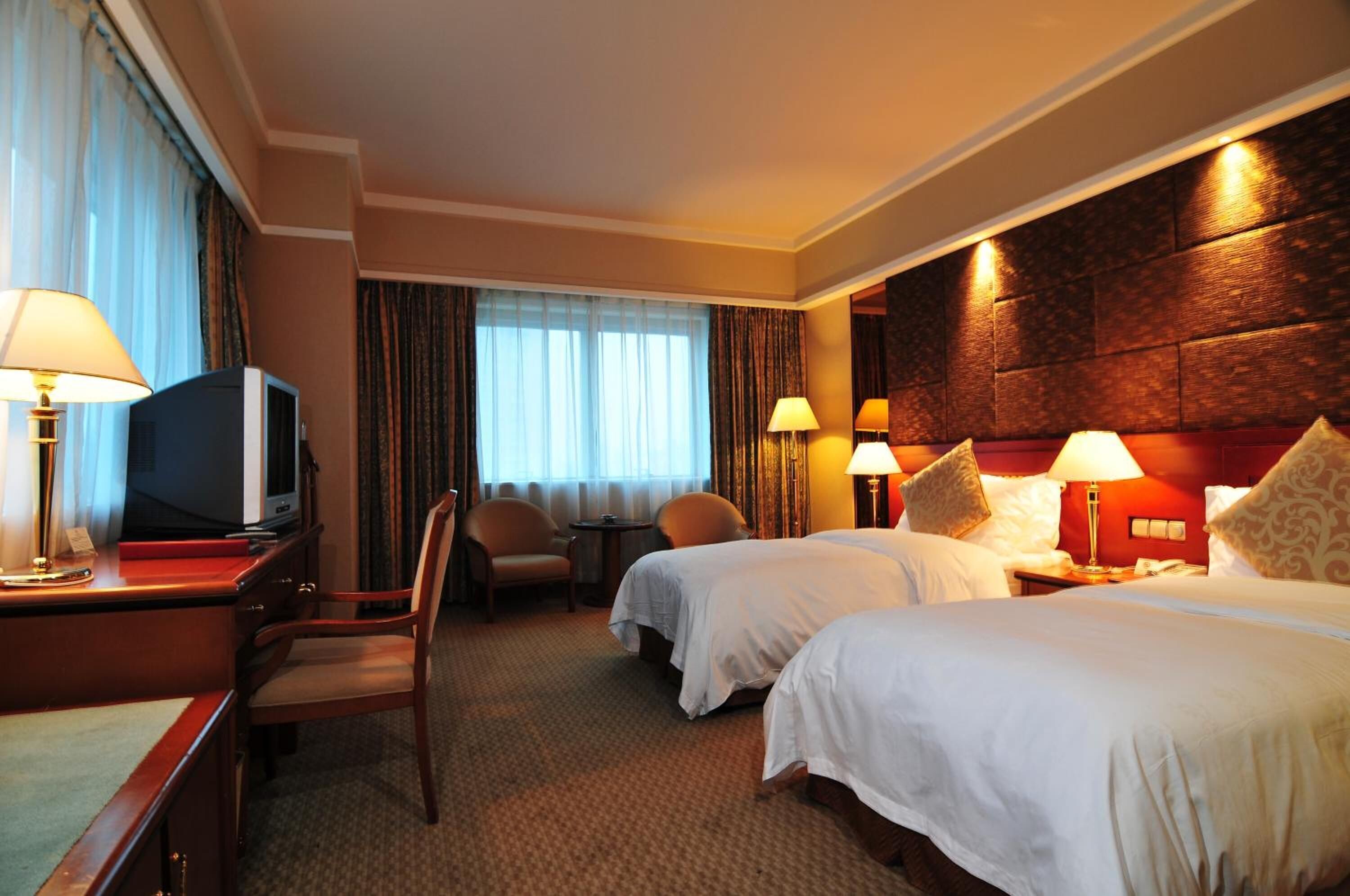 Luxemon Hotel