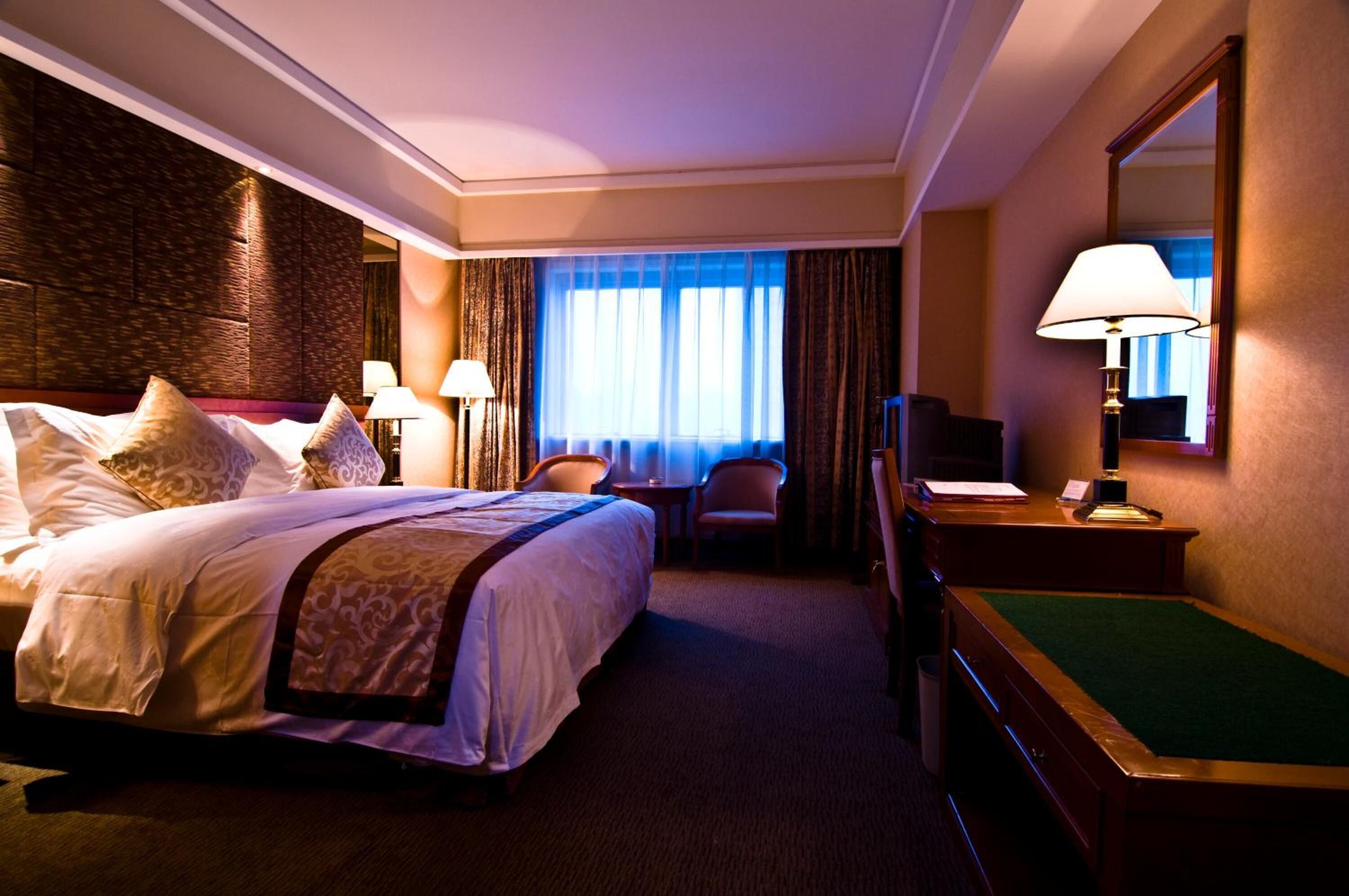 Luxemon Hotel