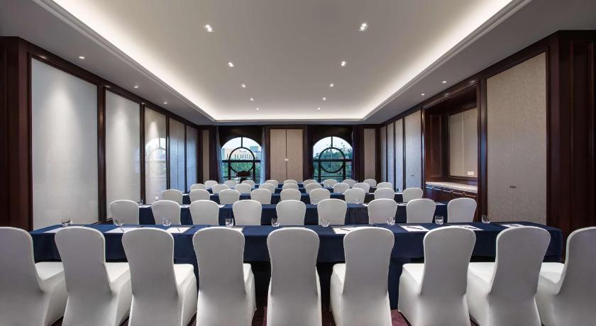 Radisson Blu Forest Manor Hotel, Shanghai Hongqiao