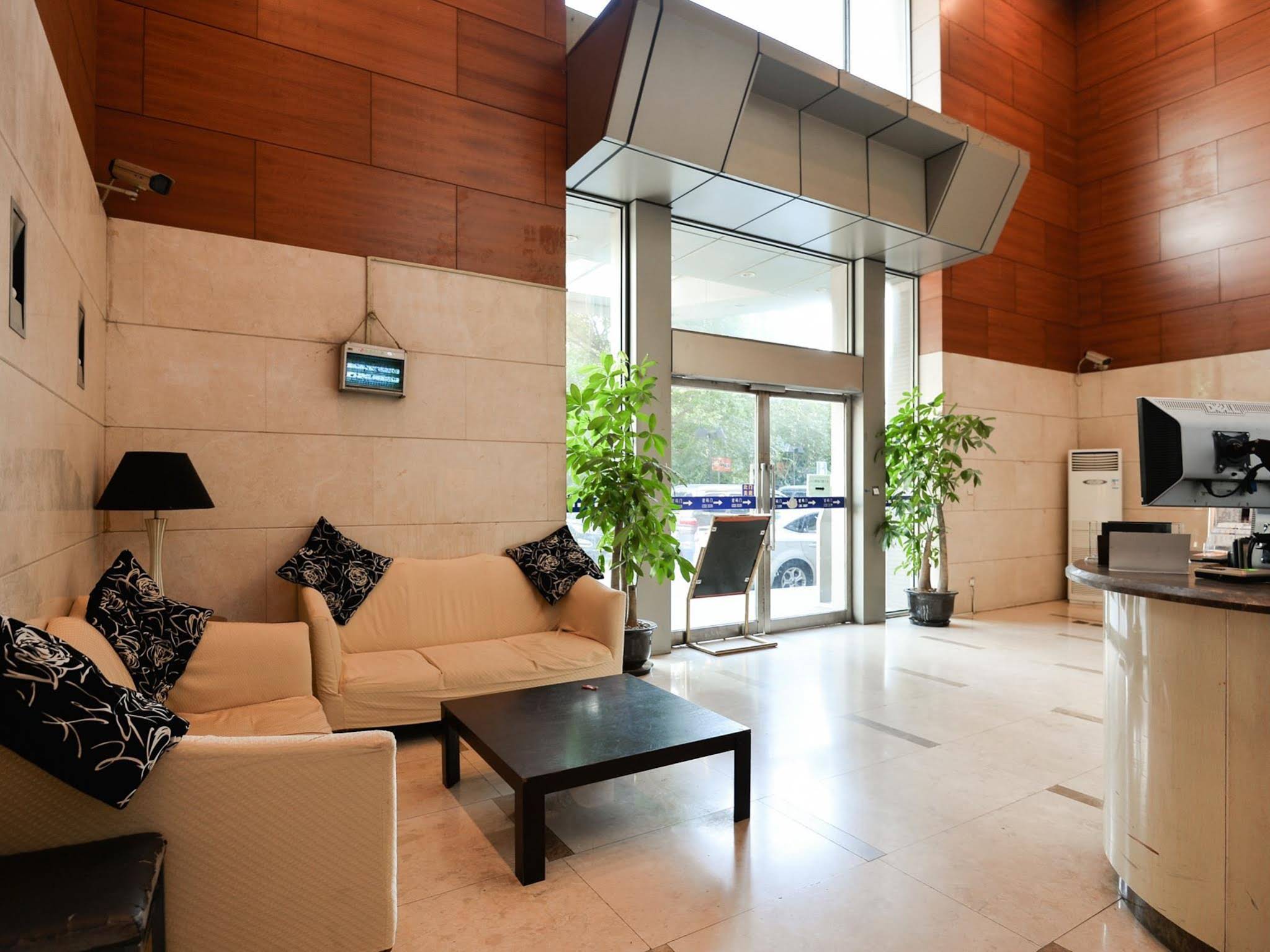 Shanghai Haiyue Riverside Hotel Apartment
