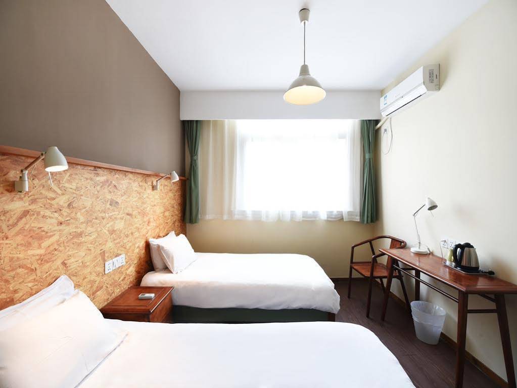 Shanghai Nanjing Road Youth Hostel