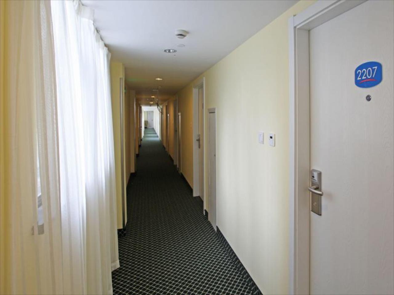 Starway Hotel