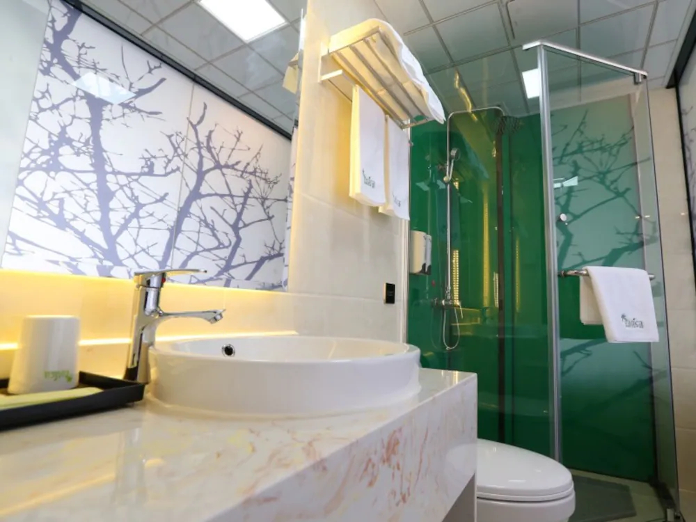 Vatica Shanghai Jinshan District Jinshan International Trade City Weihong Road Hotel