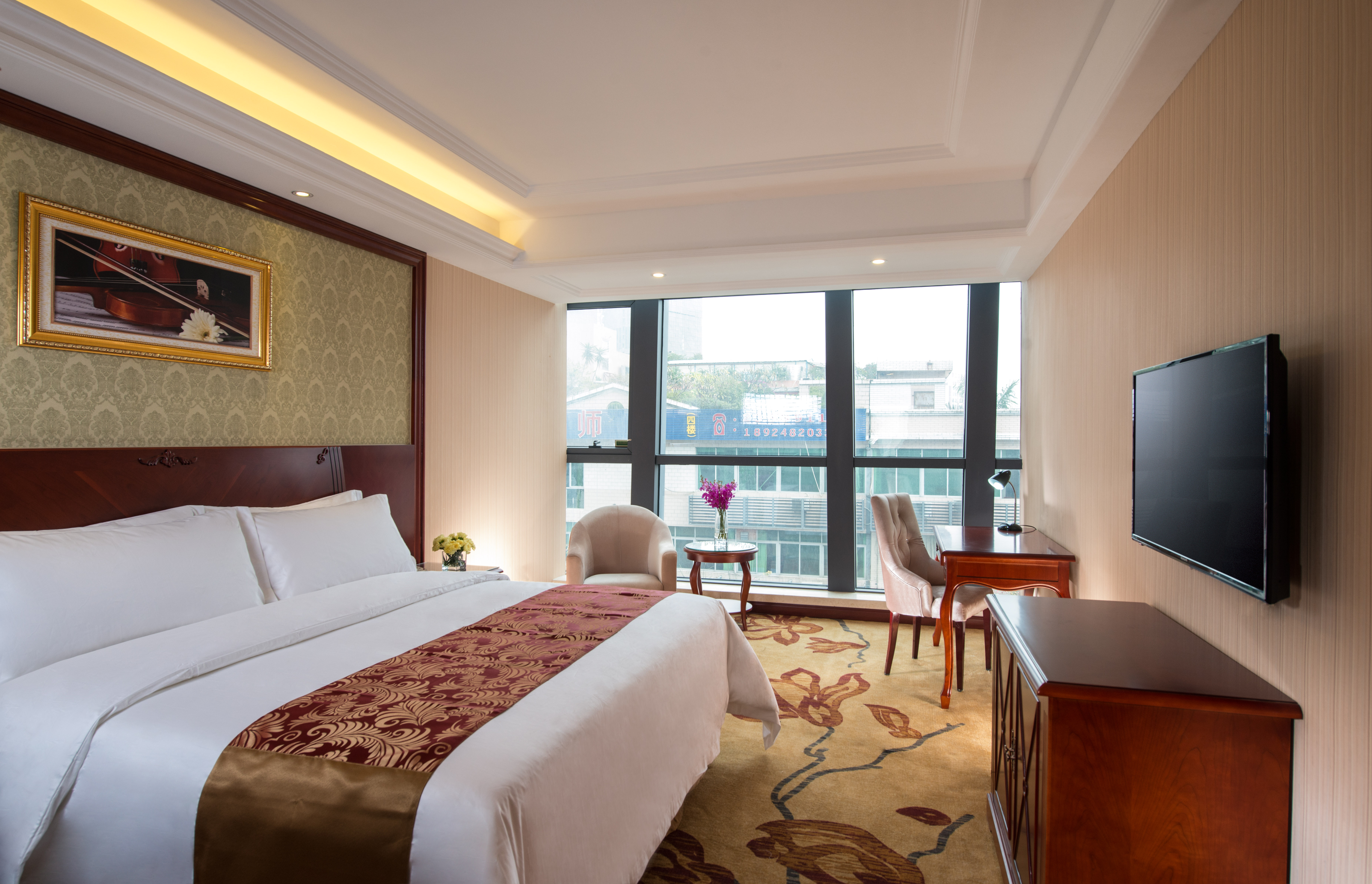 Vienna Hotel Shanghai Happy Valley