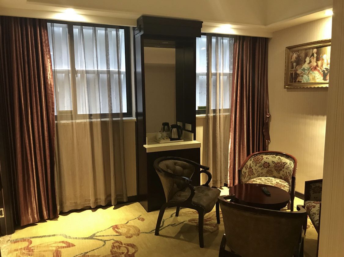 Vienna International Hotel Shanghai Pudong Xinchang Old Town Subway Station