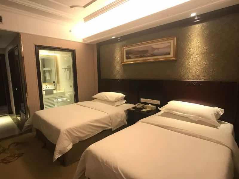 Vienna International Hotel Shanghai Pudong Xinchang Old Town Subway Station