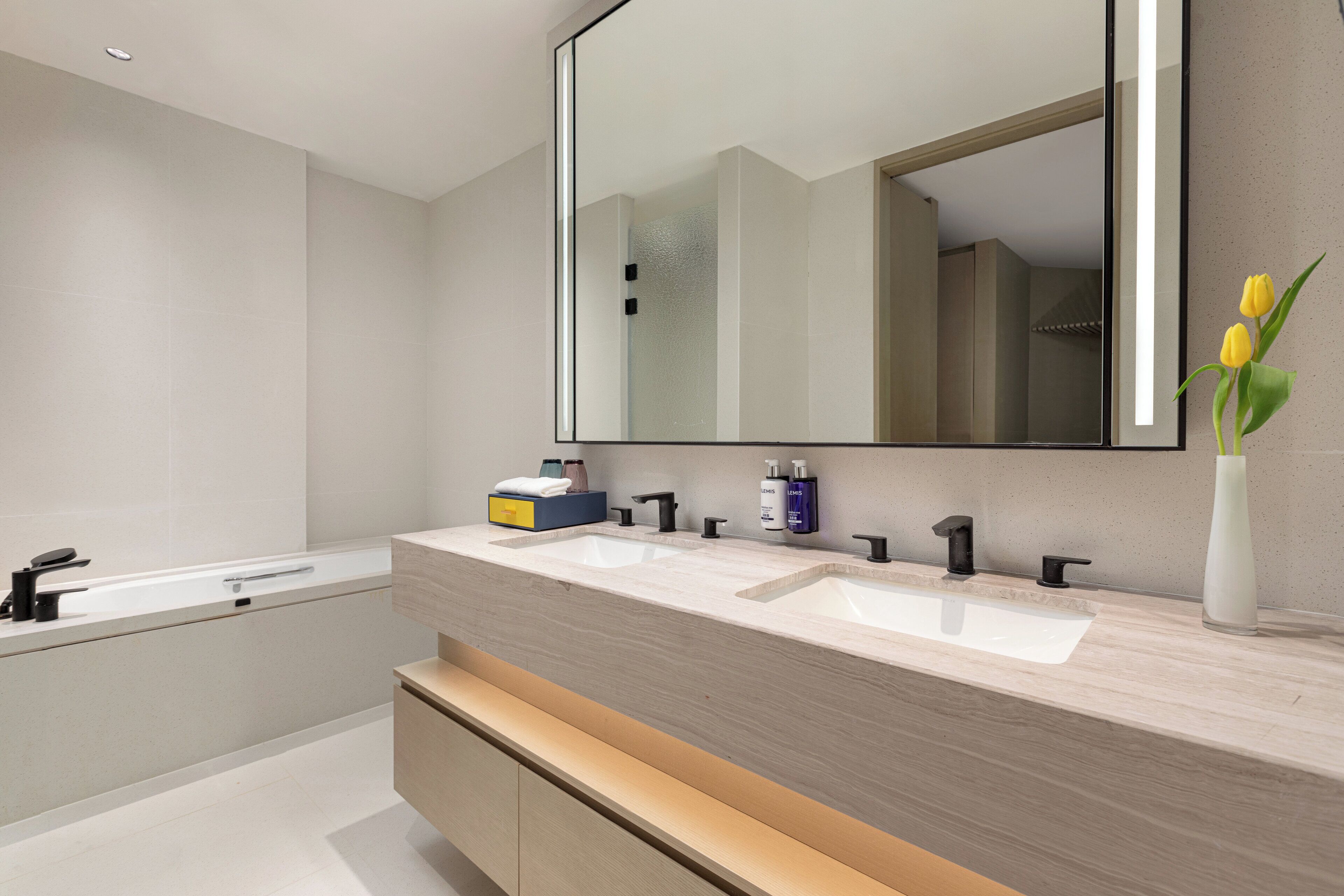 Voco Suites Shanghai Hongqiao CBD