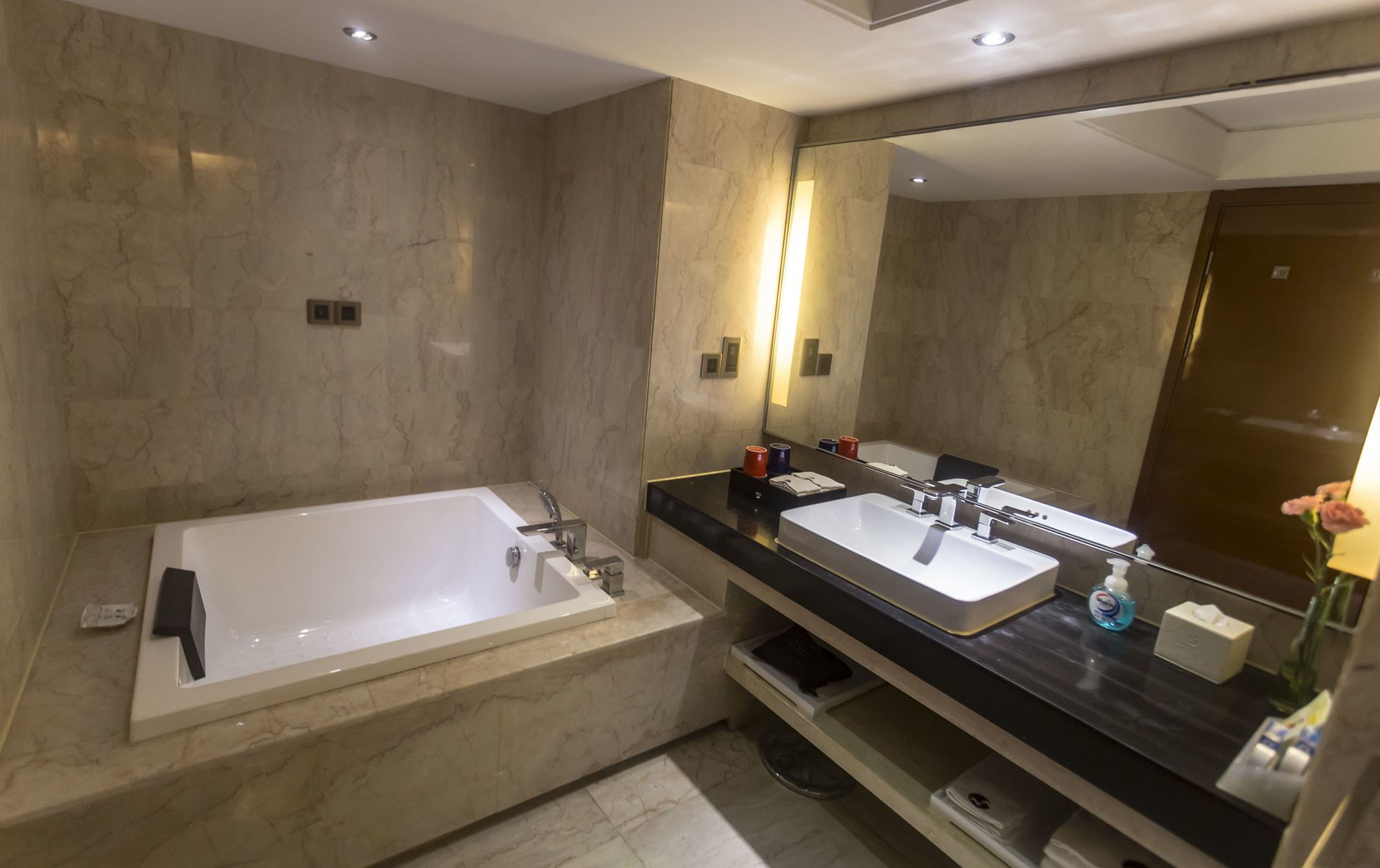 Manhattan Kinlen Hotel