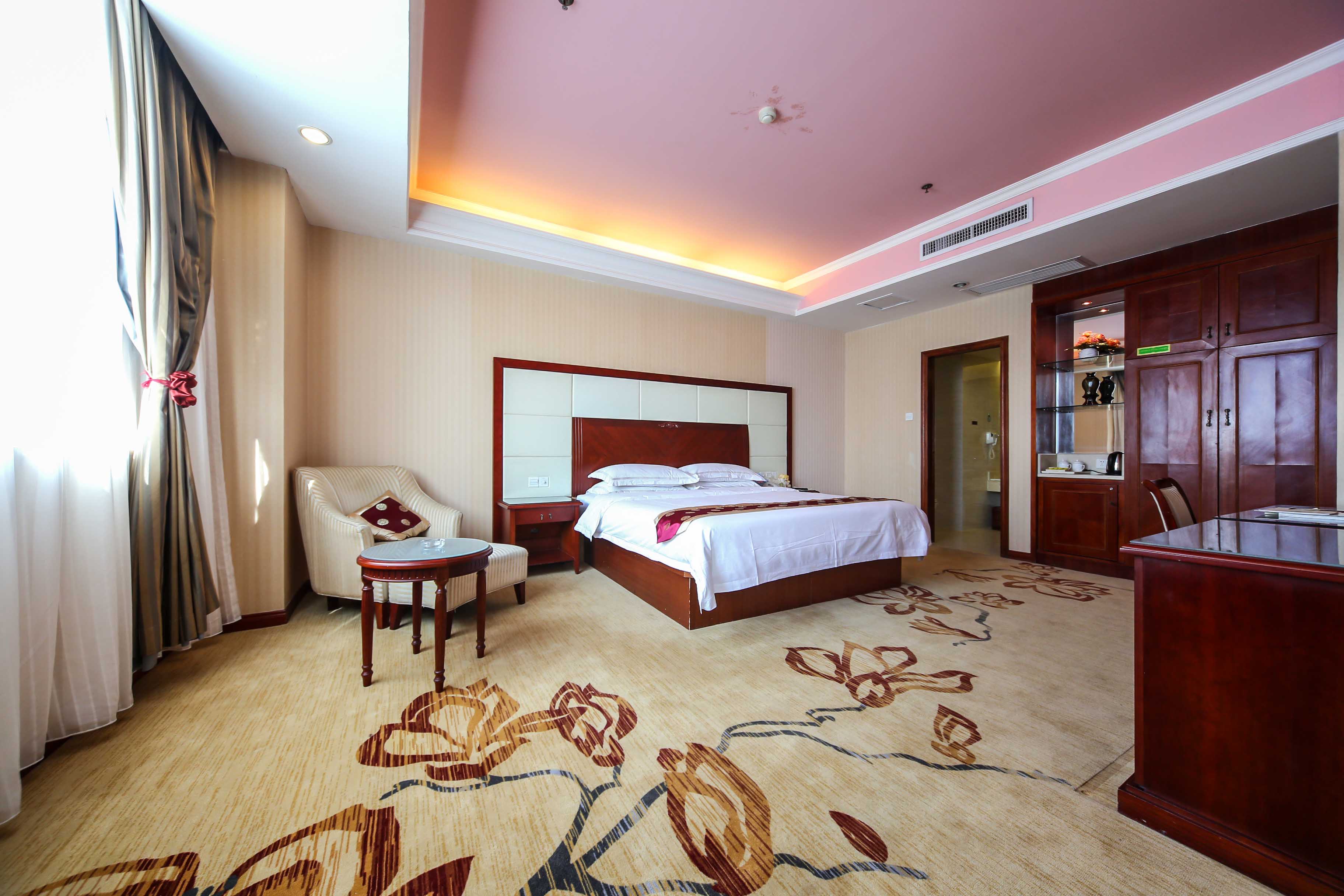 Shanghai Huaxi Meishi Hotel