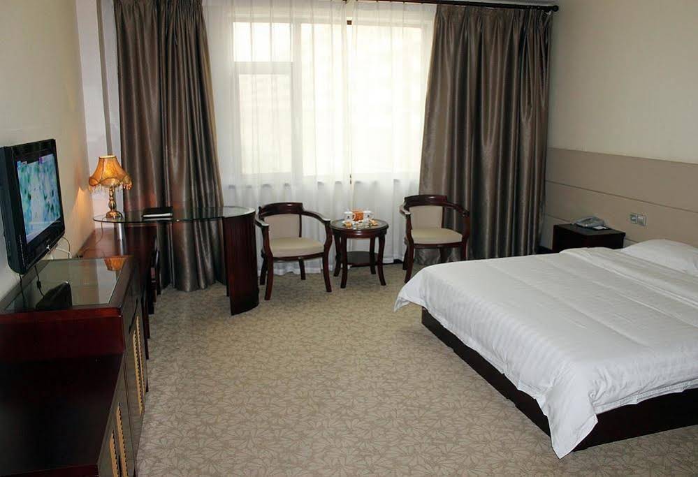 China Rushan Champs Elysees Hotel