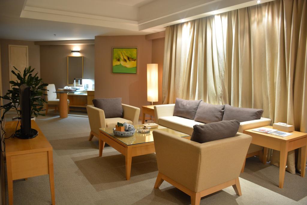 Haiyue Jianguo Hotel