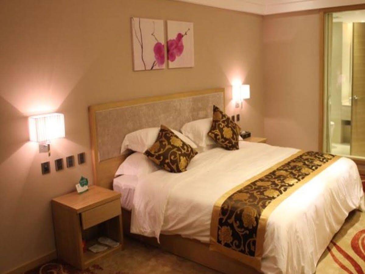 Weihai Longwei Holiday Hotel
