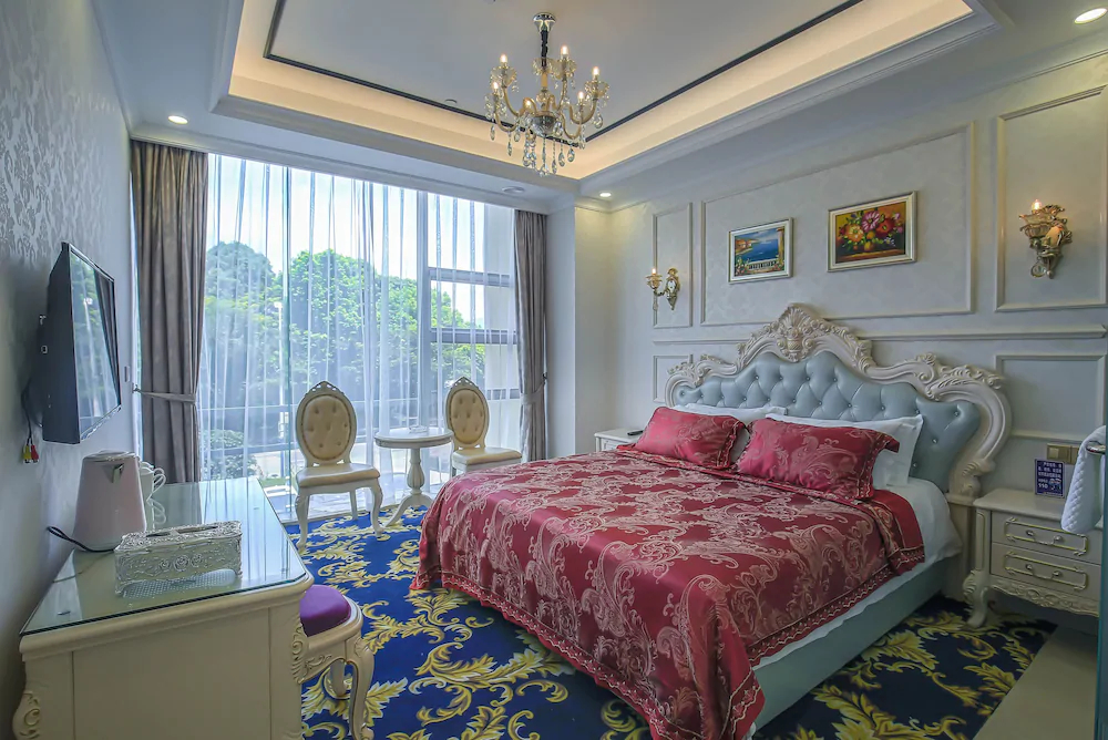 Whezhou New World Hotel