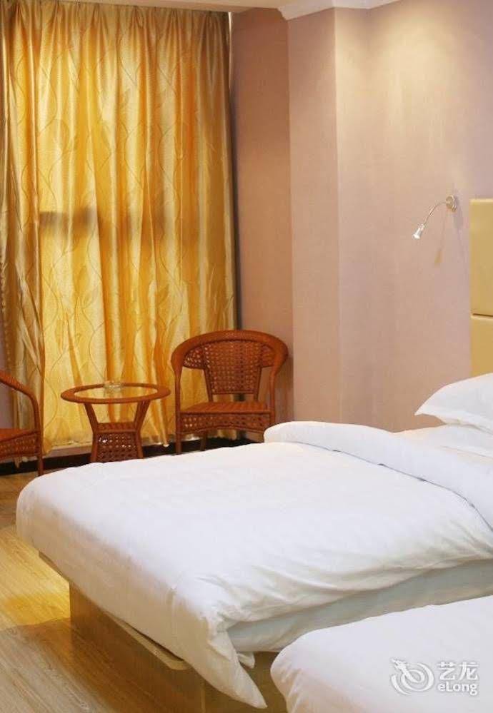 Golden Phoenix Business Hotel