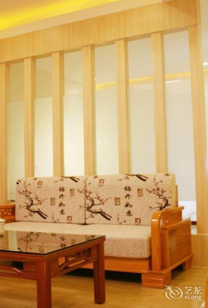 Golden Phoenix Business Hotel