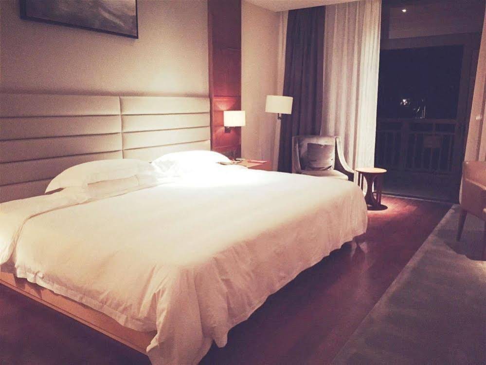 Eadry Royal Garden Hotel