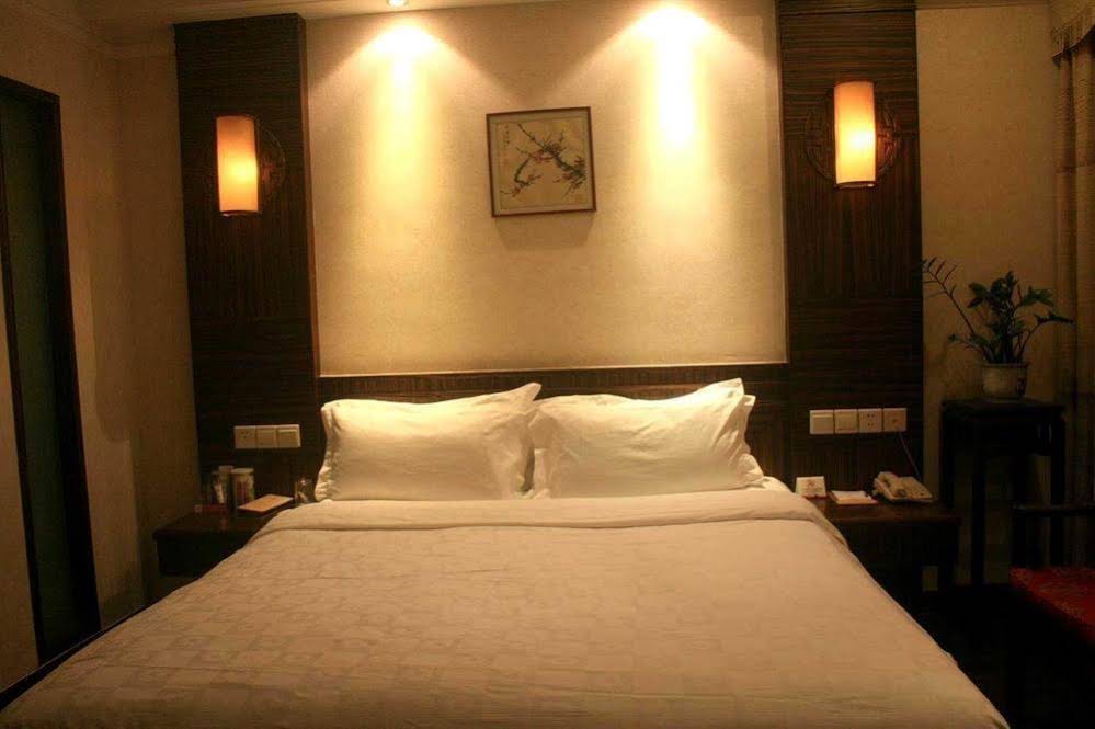 Golden Lotus Herton Seaview