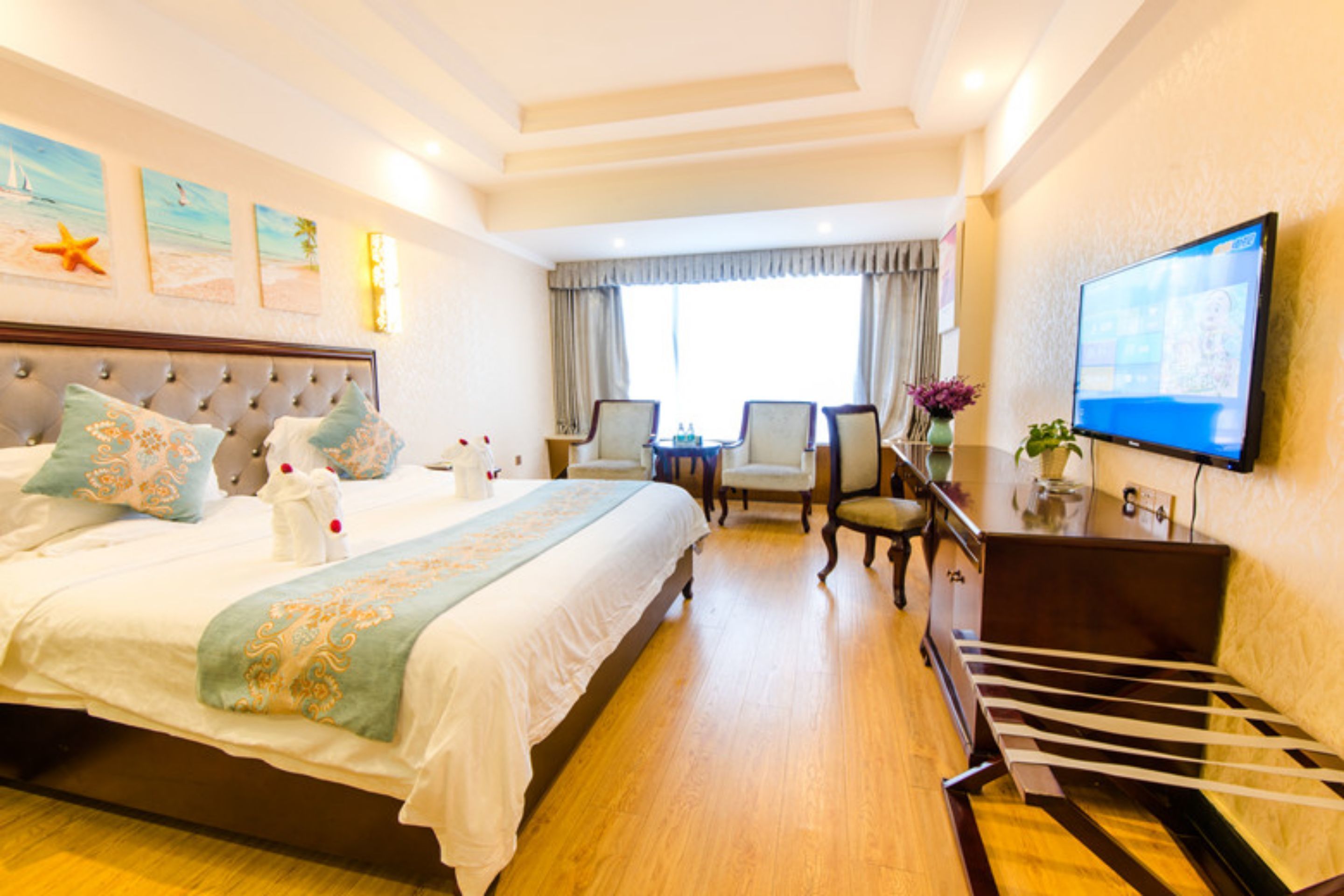 Haikou Twelve Oaks Hotel