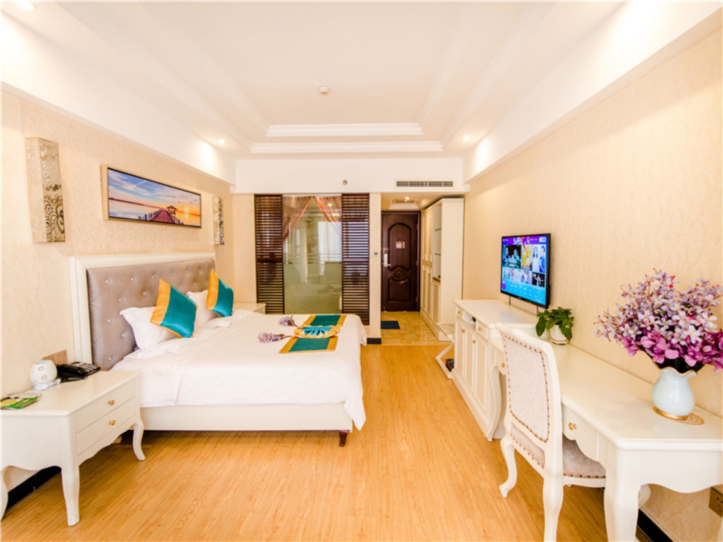 Haikou Twelve Oaks Hotel