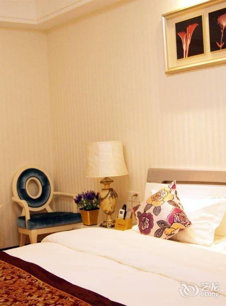 Hip-hop Hotel Apartment