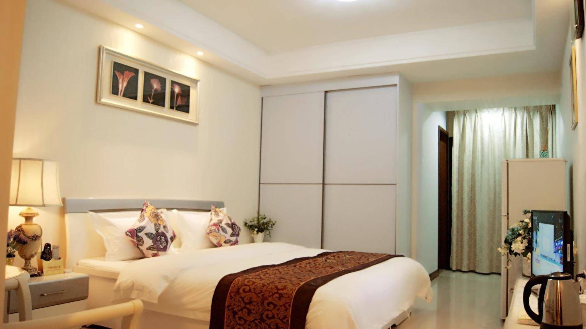 Hip-hop Hotel Apartment