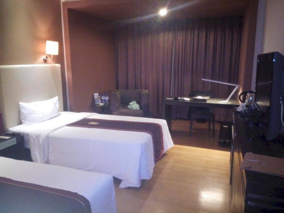 Wuzhishan International