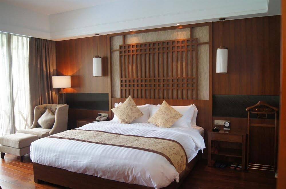 Dragon Bay Hotel
