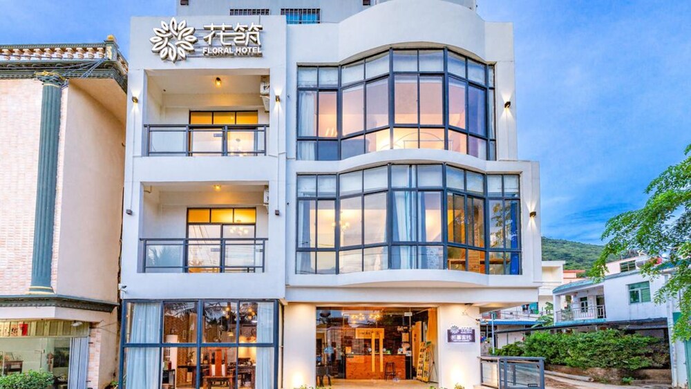 Floral Hotel Nightfall Gardenia Sanya