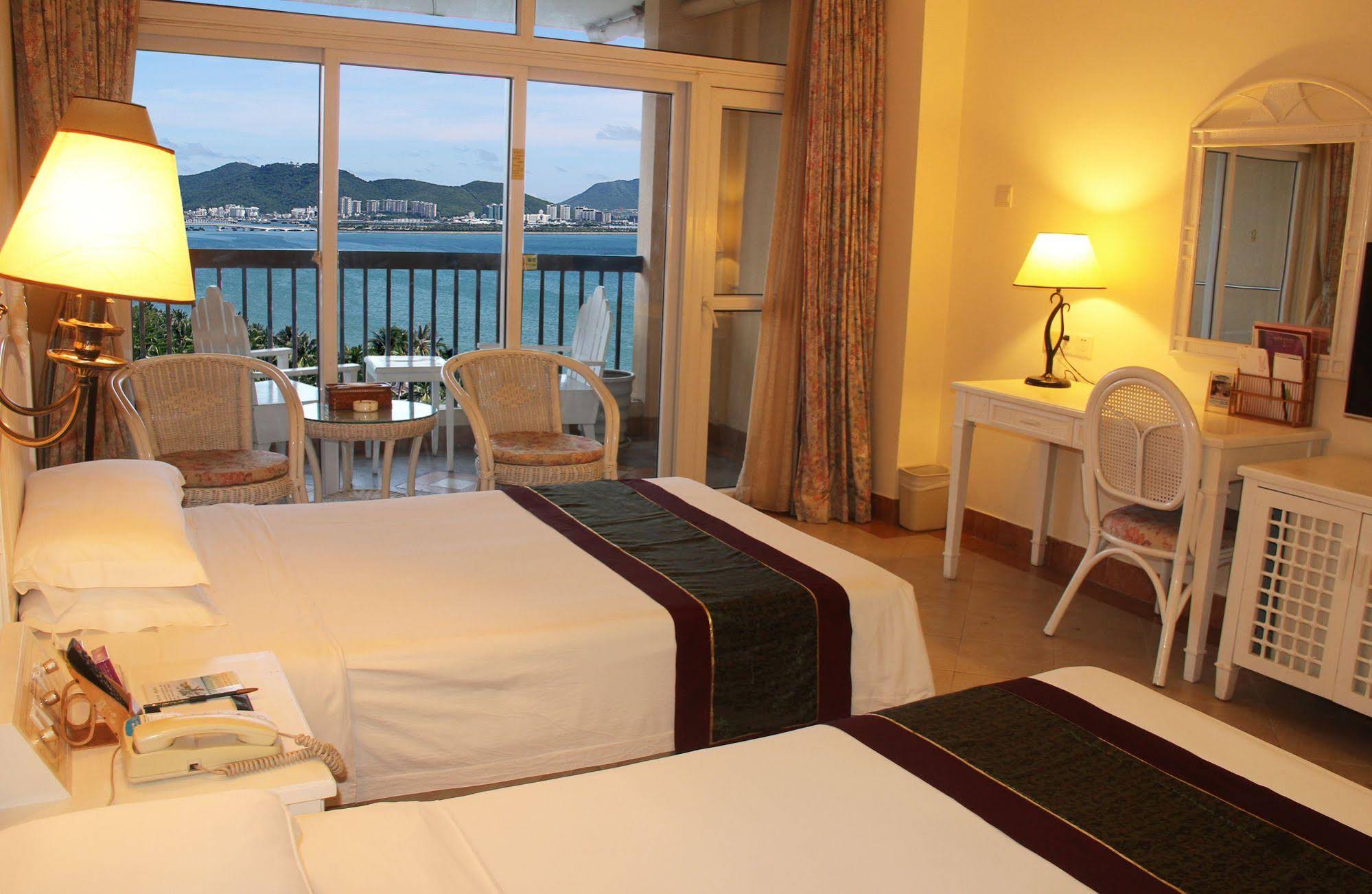 Golden Phoenix Seaview Hotel