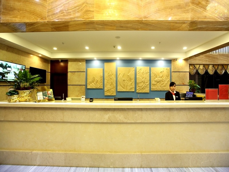 GreenTree Inn SanYa Jiyang District YaLongBay YingBin Avenue Hotel