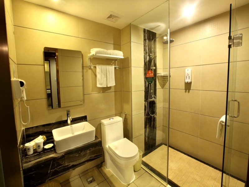 GreenTree Inn SanYa Jiyang District YaLongBay YingBin Avenue Hotel