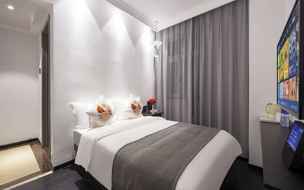 Starchain Heehee Hotel