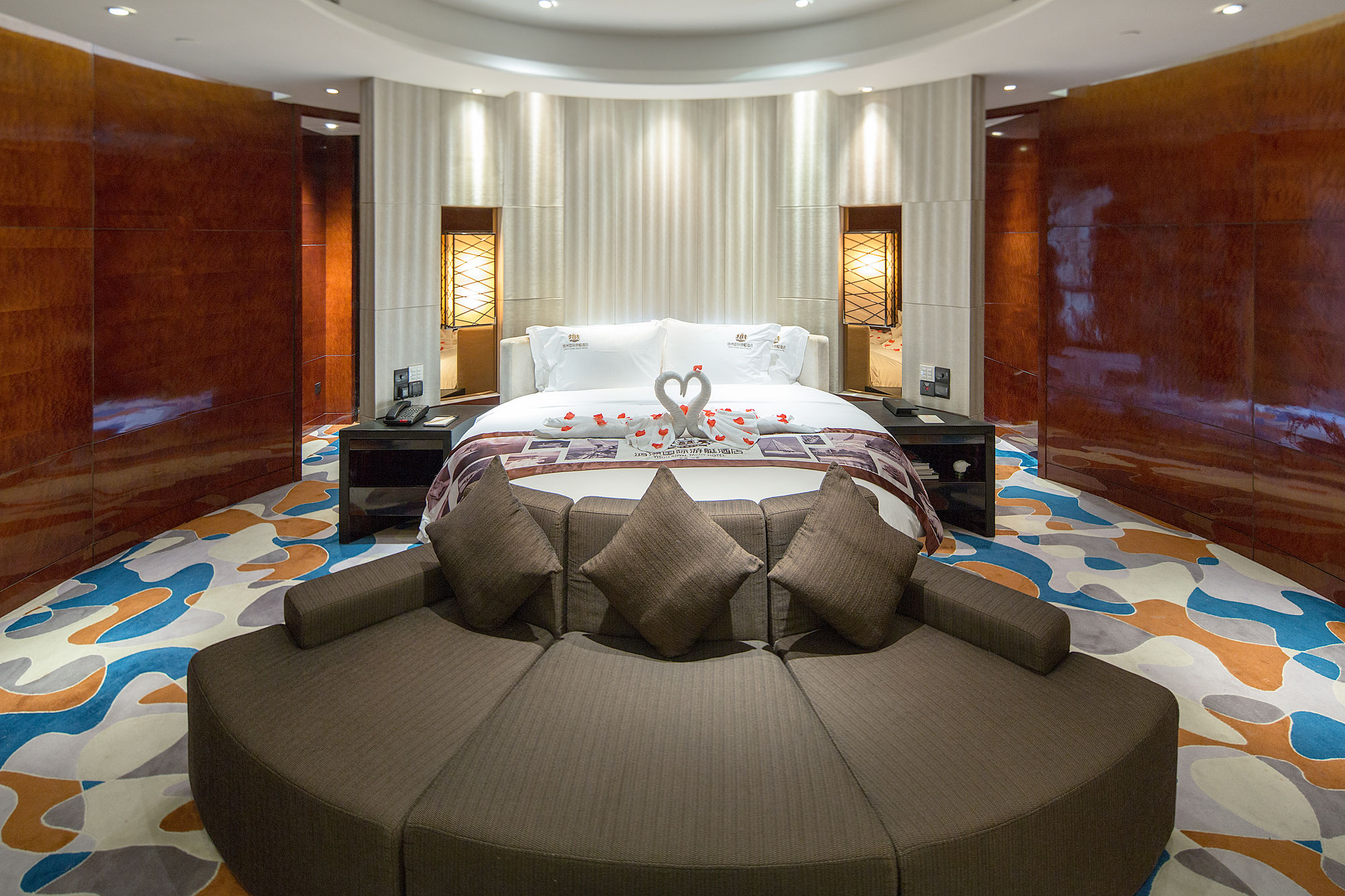 Visun Royal Yacht Hotel