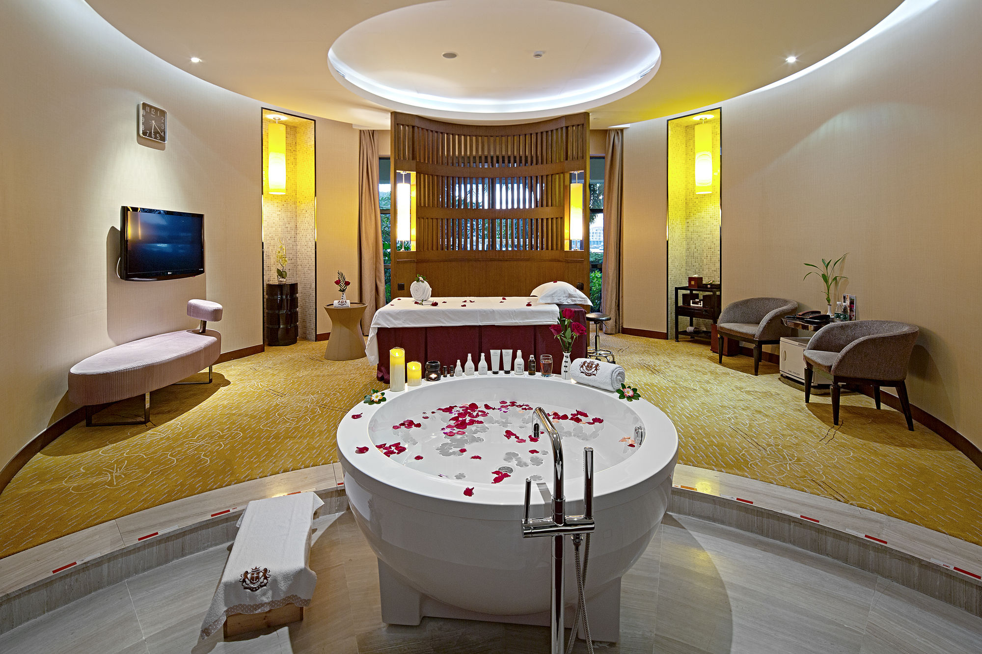 Visun Royal Yacht Hotel