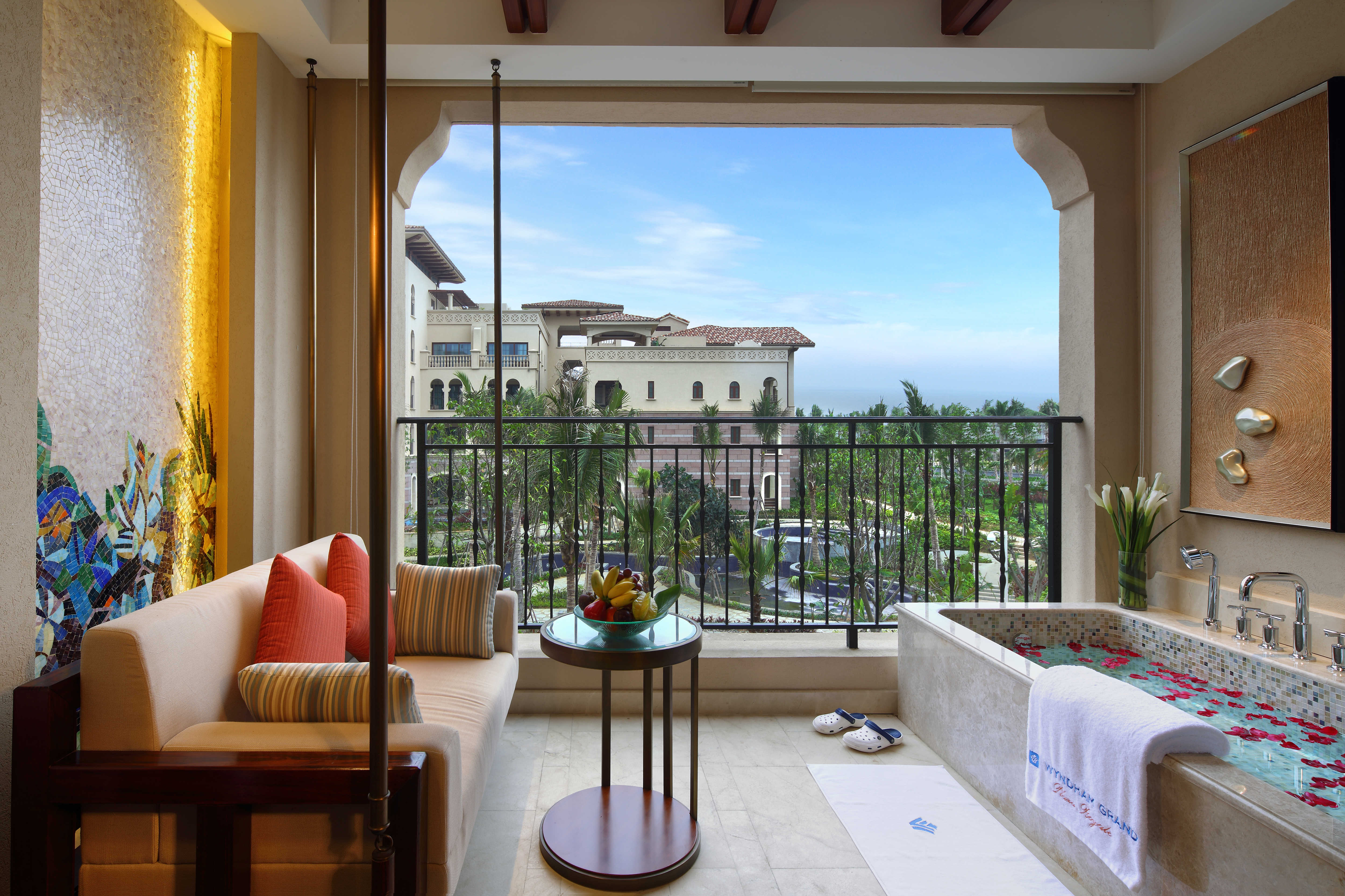 Wyndham Grand Plaza Royale Hainan Longmu Bay