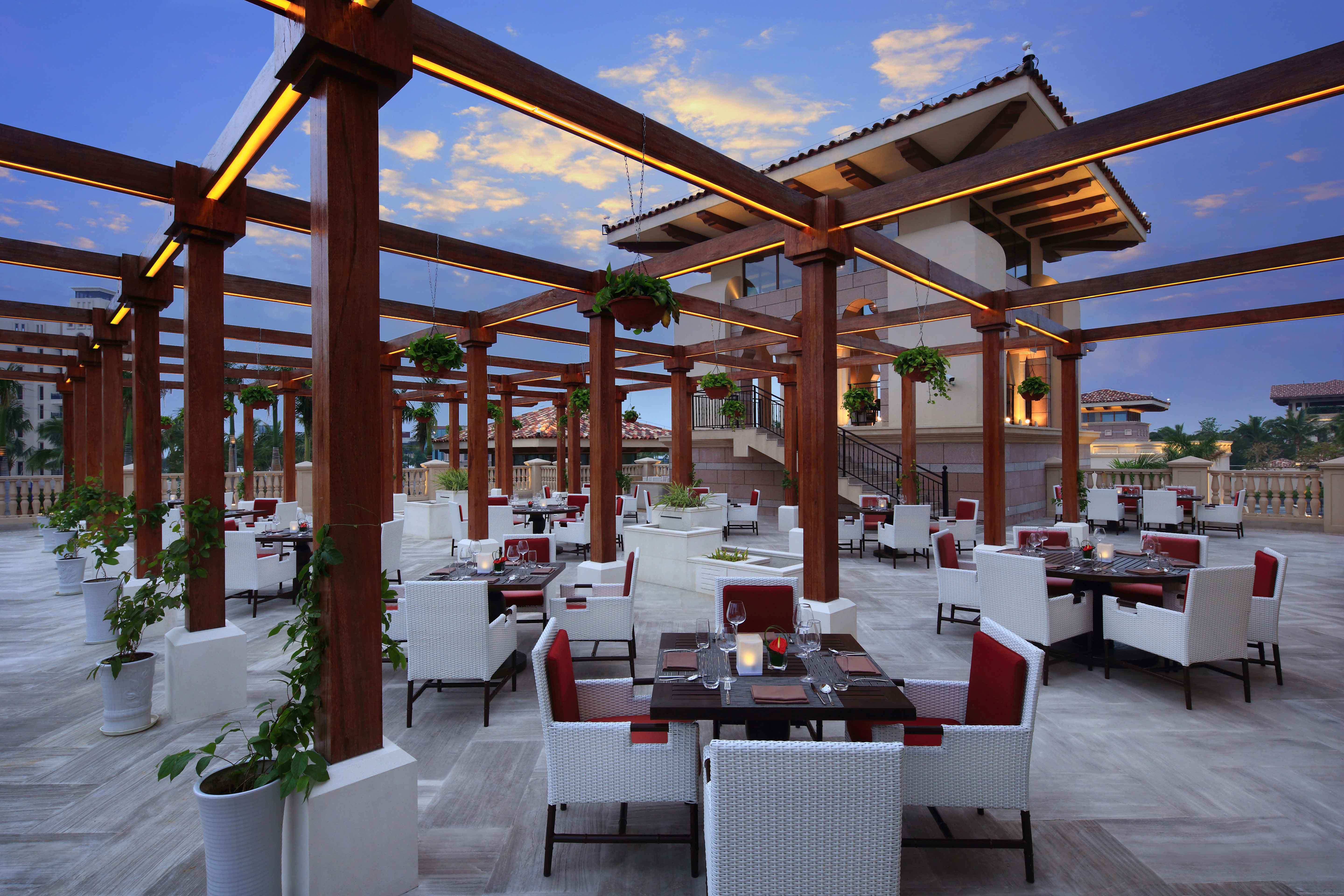 Wyndham Grand Plaza Royale Hainan Longmu Bay