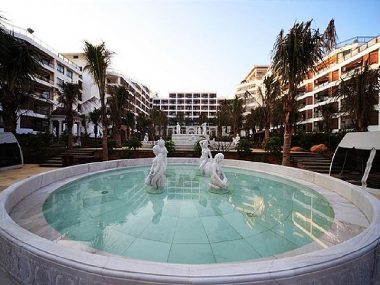 Xinglong Old Banyan Hotel