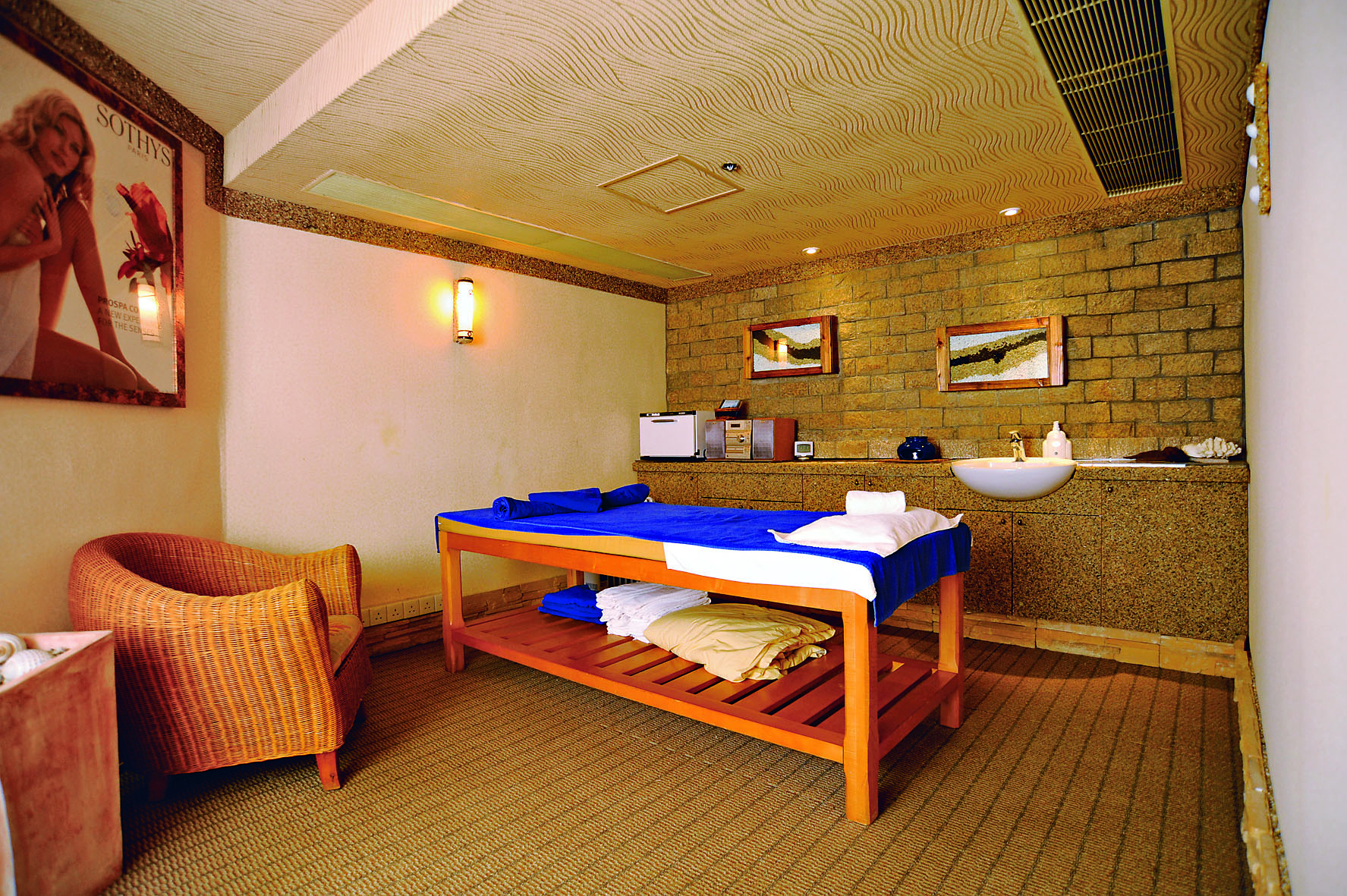 Harbour Plaza Resort City