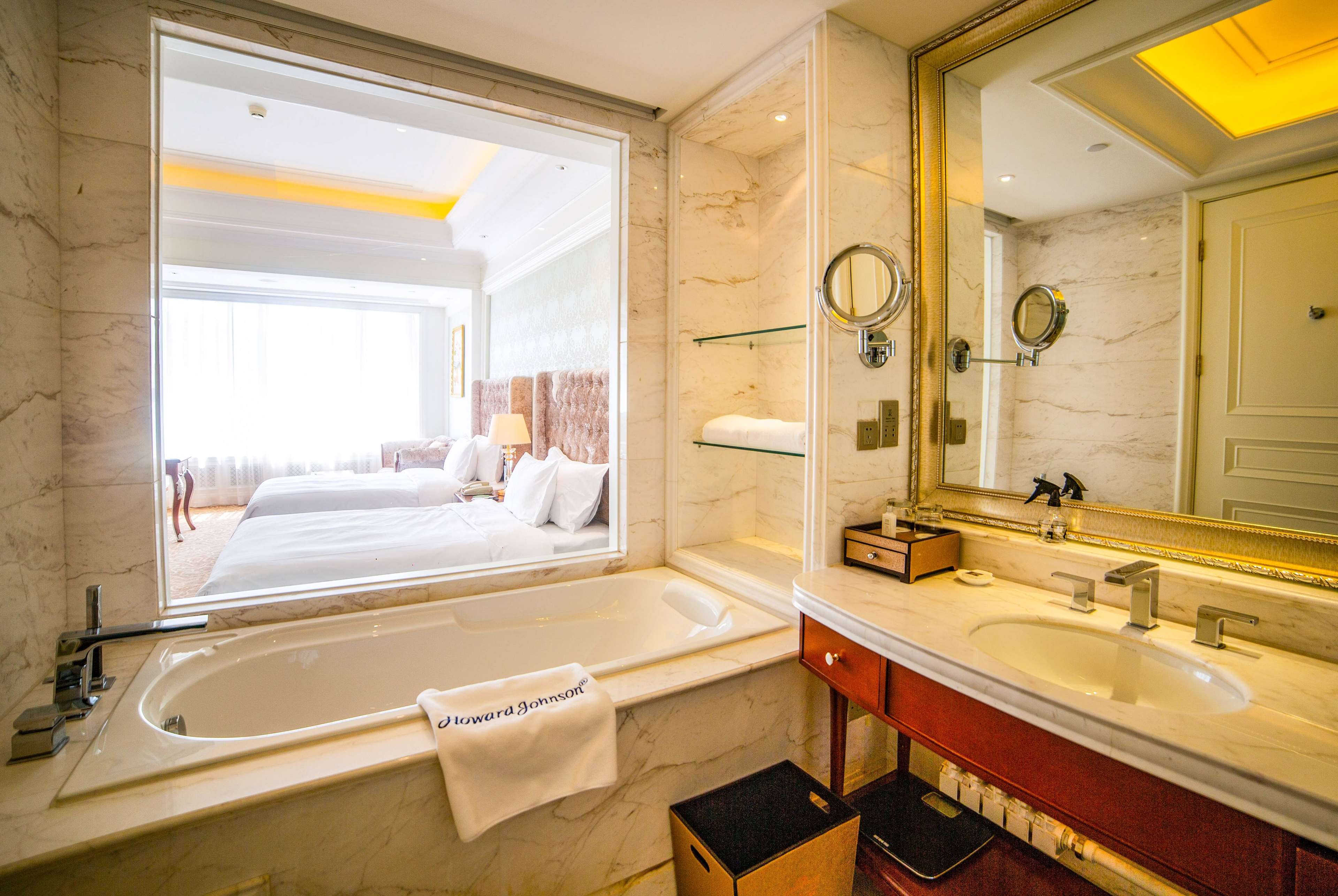 Howard Johnson by Wyndham Domando Plaza Wulanchabu