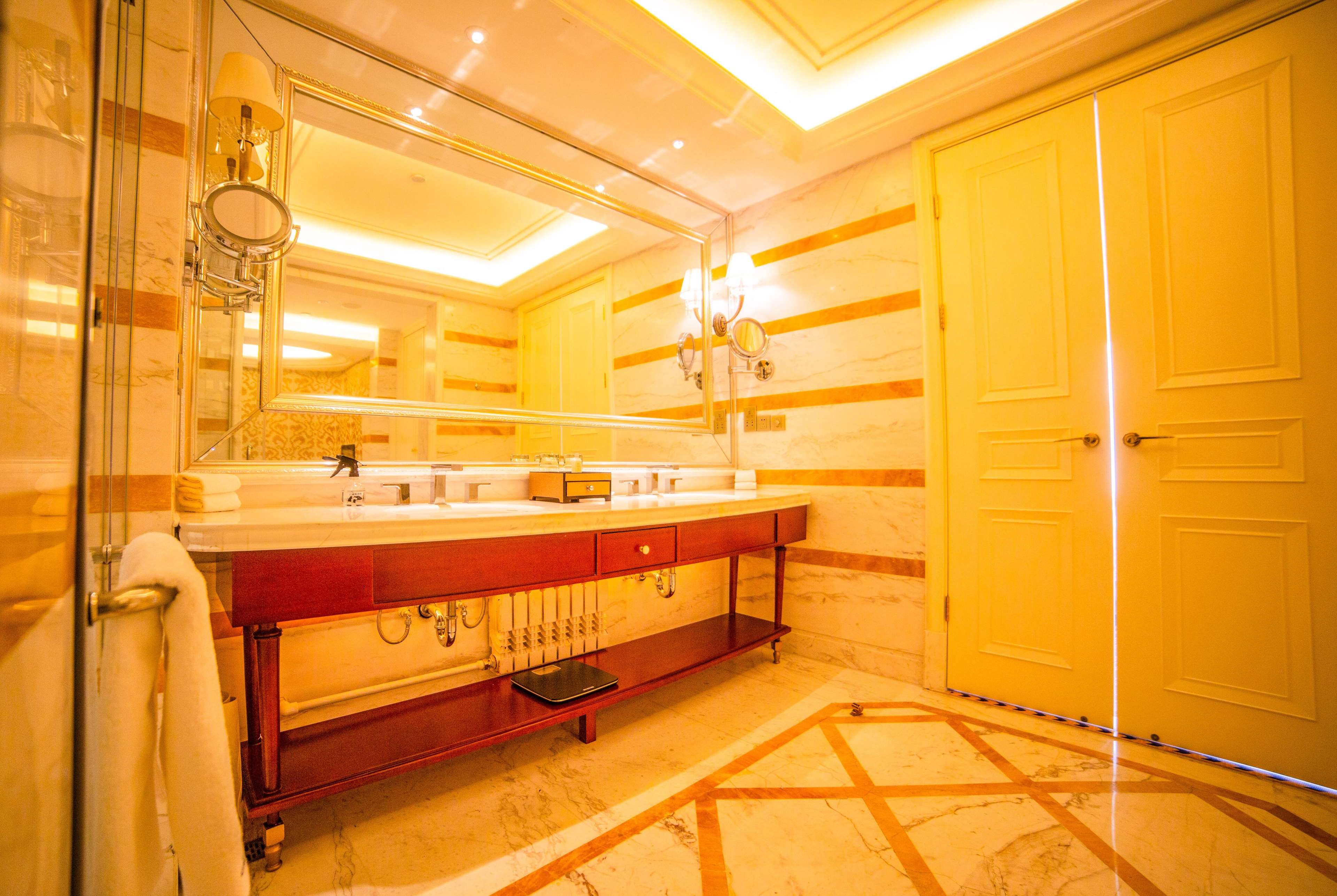 Howard Johnson by Wyndham Domando Plaza Wulanchabu