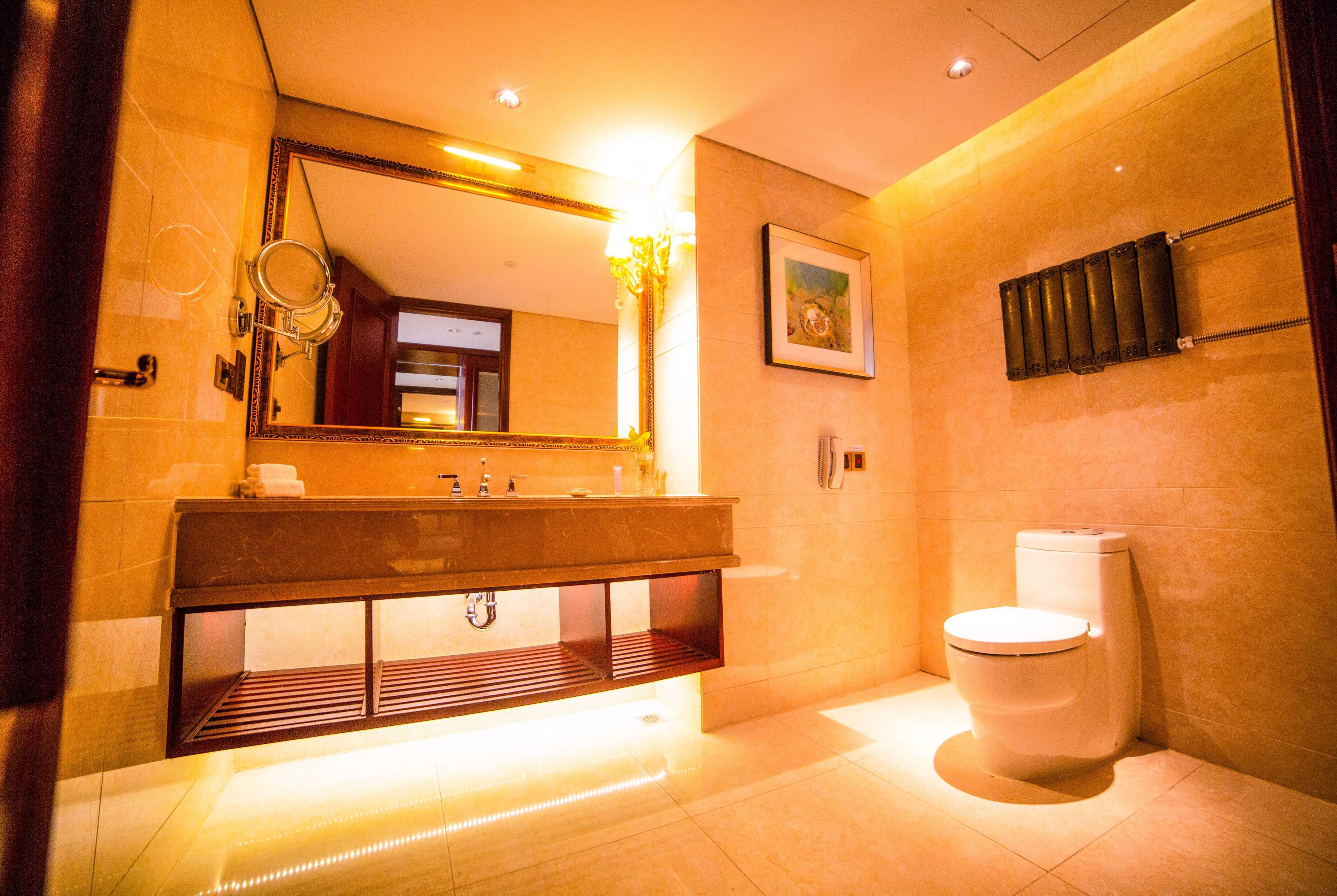 Howard Johnson by Wyndham Domando Plaza Wulanchabu