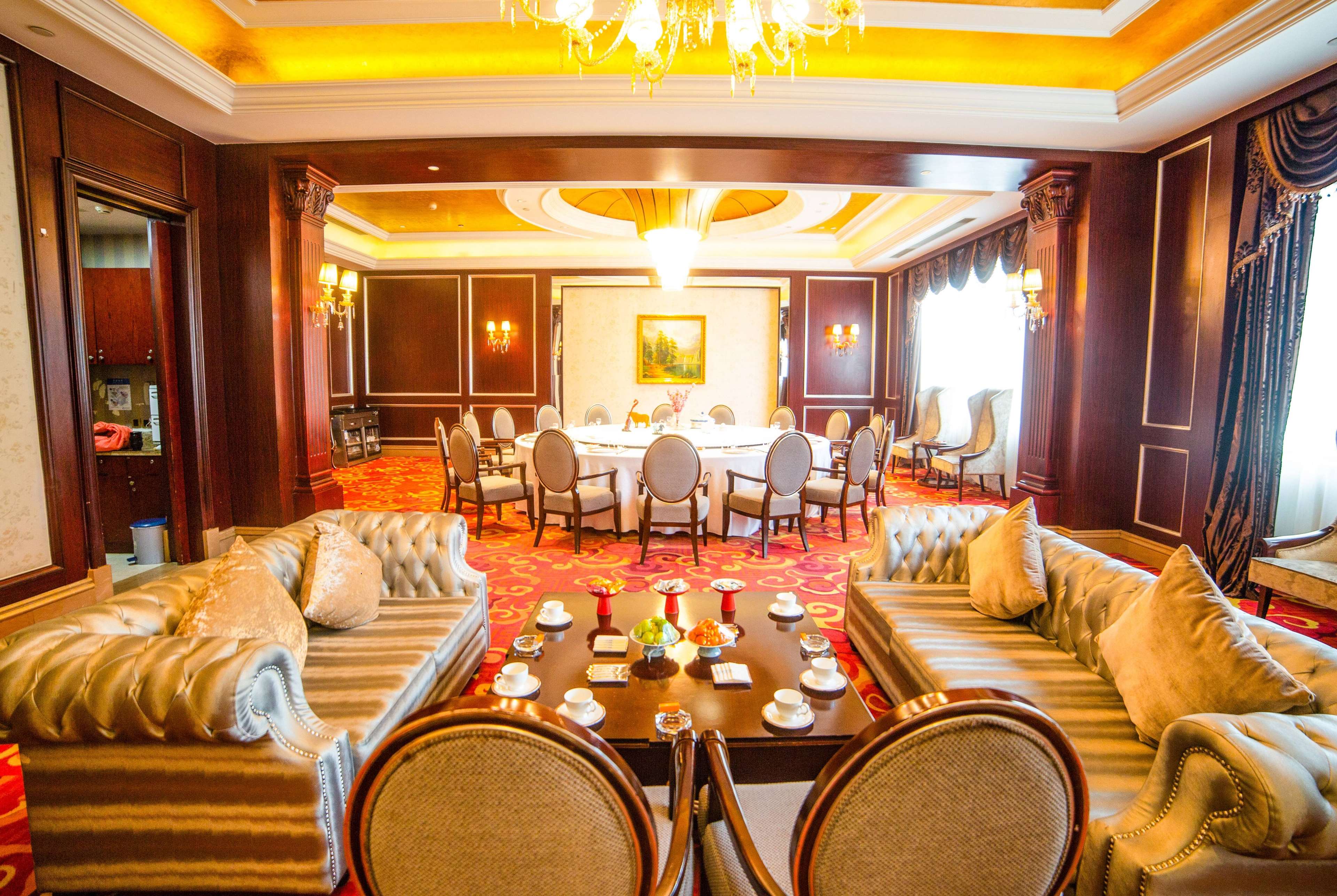 Howard Johnson by Wyndham Domando Plaza Wulanchabu