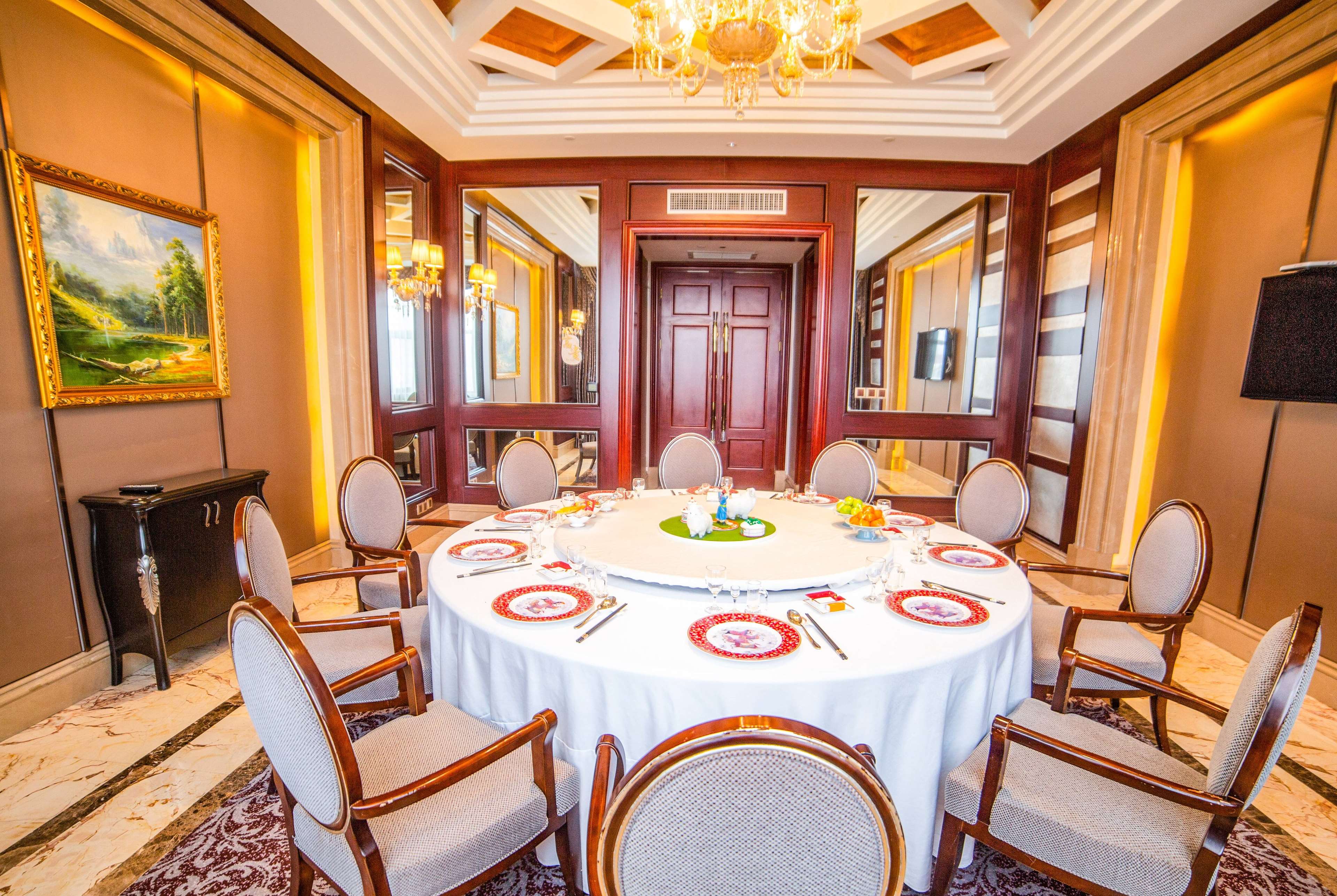 Howard Johnson by Wyndham Domando Plaza Wulanchabu