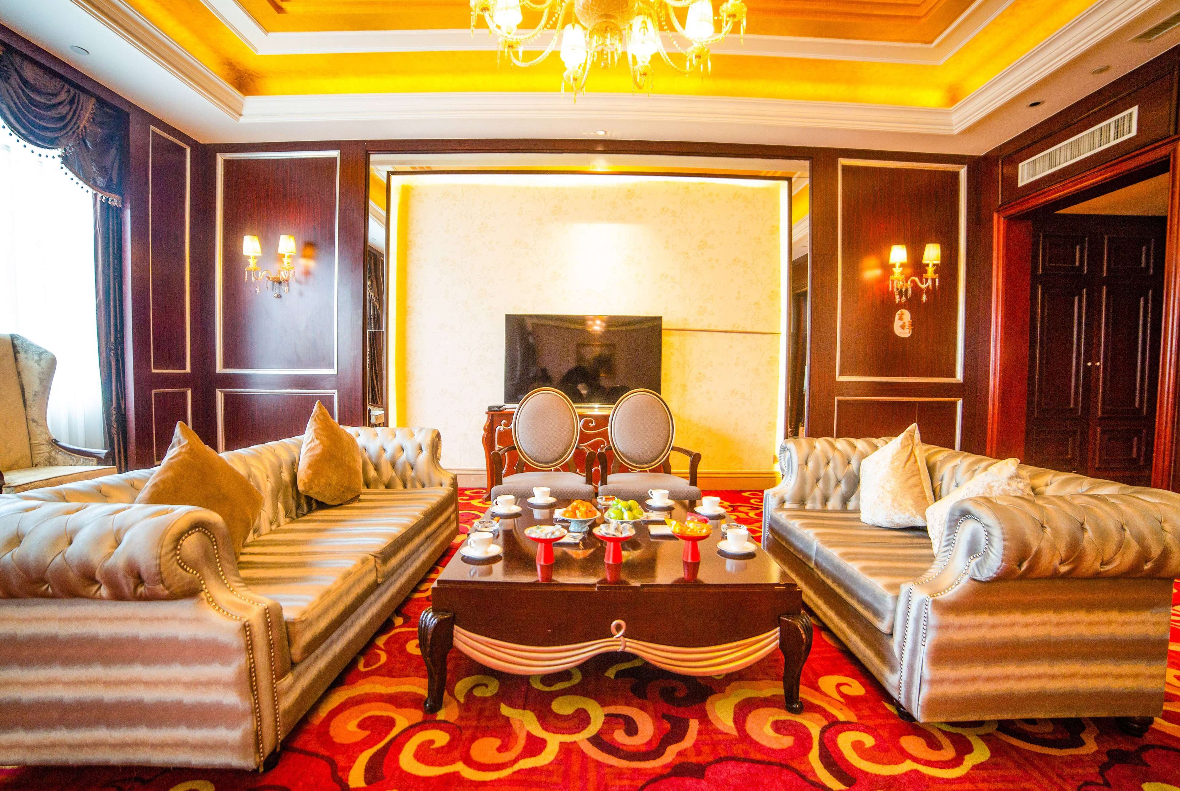 Howard Johnson by Wyndham Domando Plaza Wulanchabu